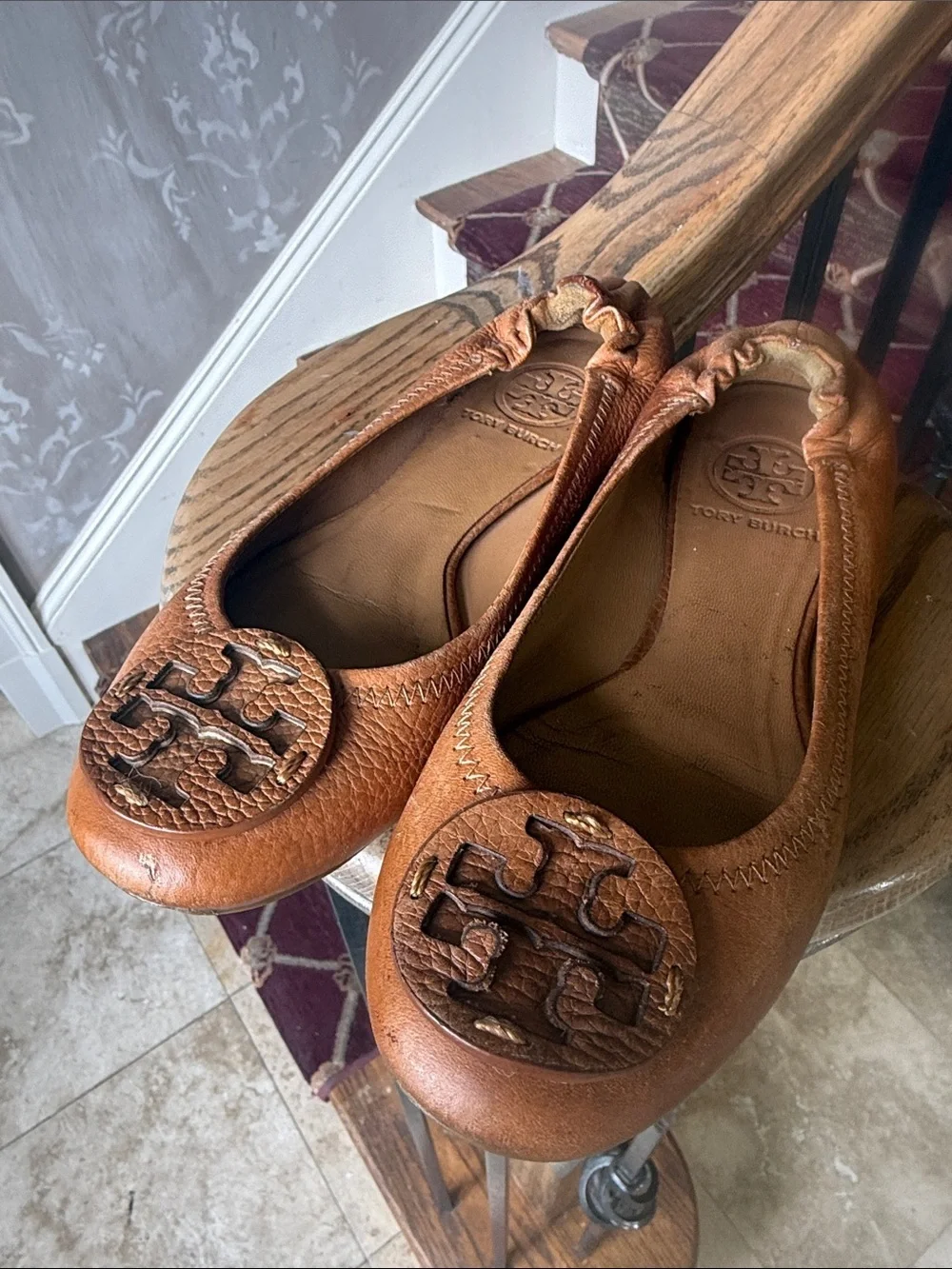 TORY BURCH girls, leather ballet, flat size 4 1/2 preowned good condition